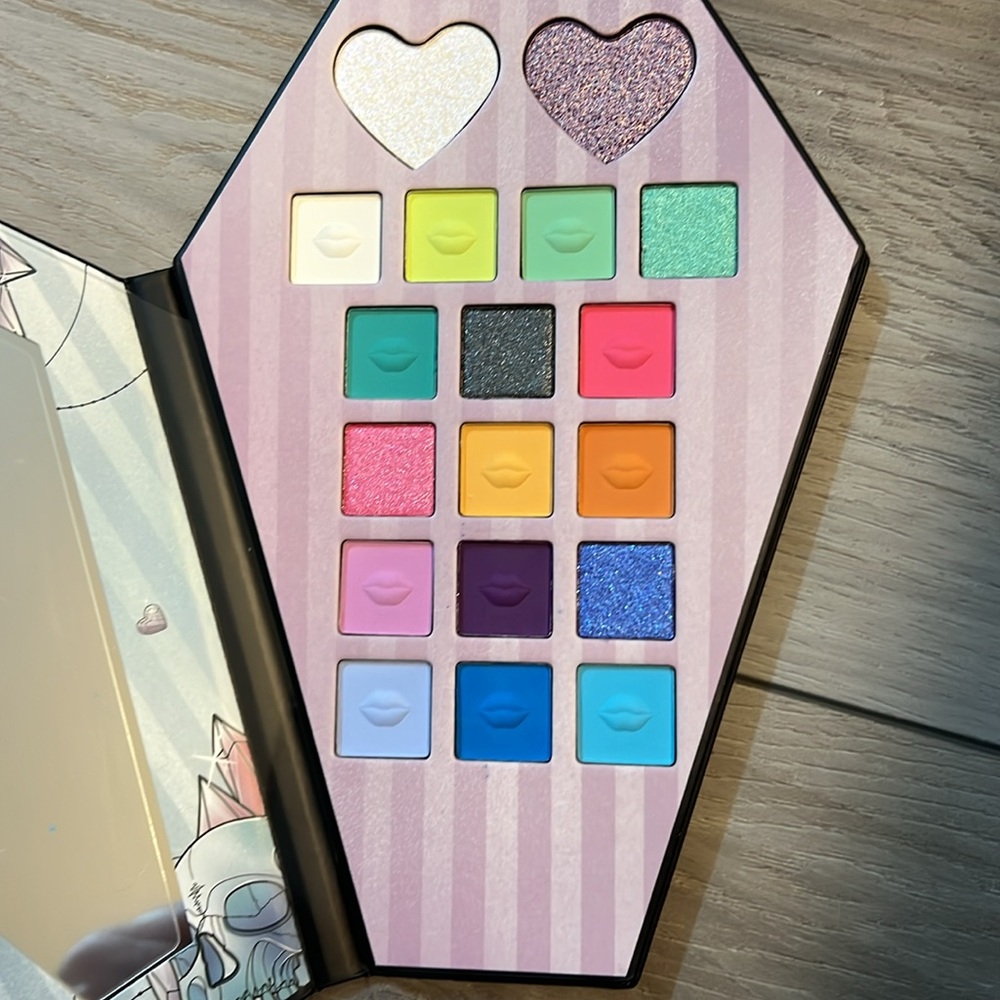 Pastel Goth Eyeshadow Palette - Vibrant Colors. Pastel eyeshadow